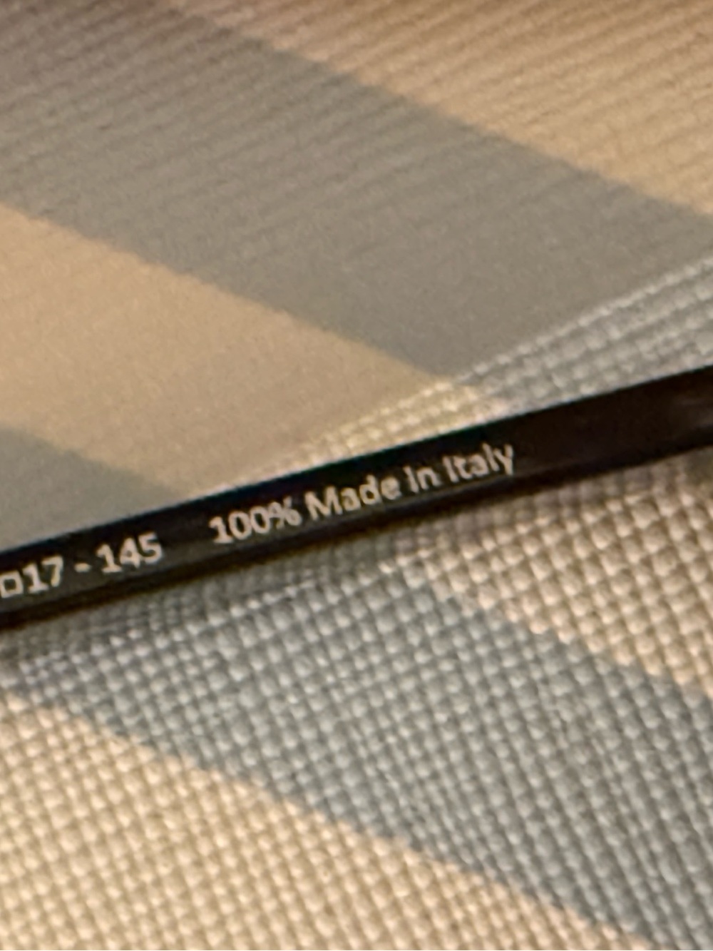 Maui Jim sun glasses - Picture 3 of 8